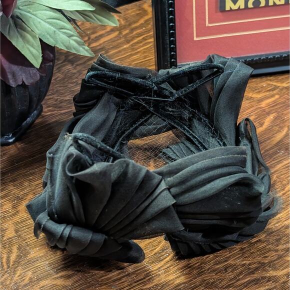 Mid Century 1950s Vintage Formal Black Pleated Fabric & Net Fascinator Tilt Hat - Picture 7 of 8